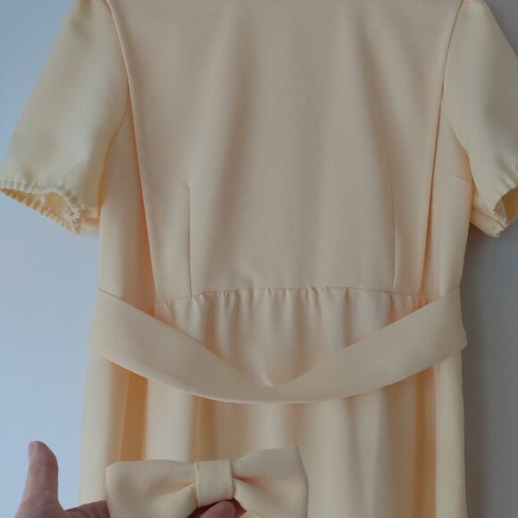 Formal Yellow Amish Mennonite Cape Dress 42"B 37"W Reverse Satin Bow Belt Modest - Picture 12 of 14